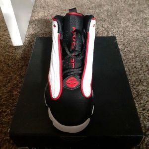 Boys Youth Jordan Size 2.5